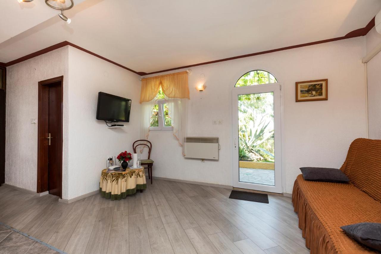 Apartman Maya Mali Lošinj Esterno foto